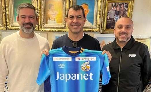 Ex-técnico do Athletico-PR, Carille, anuncia que será treinador no Japão