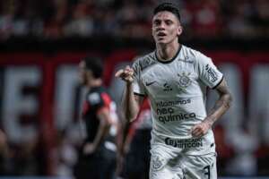 Mantuan não deve mais jogar pelo Corinthians após dores na coxa