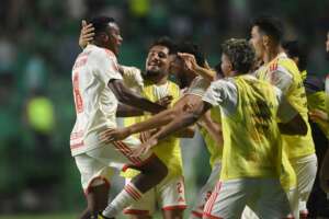 Goiás 1 x 2 Internacional - Colorado chega ao 16º jogo sem derrota e segue no G-4!