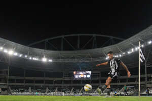 Botafogo 1 x 2 Goiás - 'Lei do ex' em ação e vaias para o Fogão!