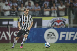 Vélez-ARG pode tirar zagueiro uruguaio do Atlético-MG