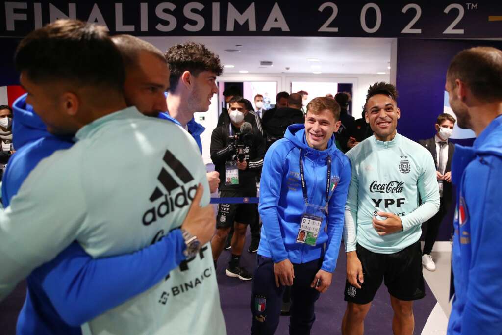 Finalíssima promove duelo entre a frustrada Itália e Argentina em paz com Messi