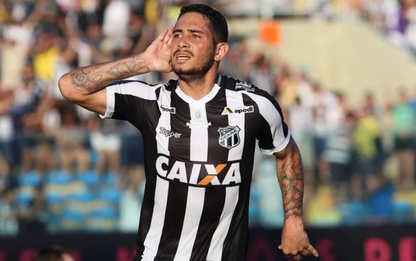 Leandro Carvalho, ex-Ceará e Botafogo, acerta com time da Série C