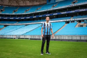 Série B: Grêmio anuncia retorno de ex-volante do Liverpool
