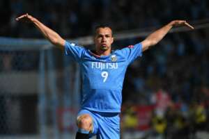 De olho em atacante ex-Inter, Botafogo deve ter concorrência do Boca Juniors