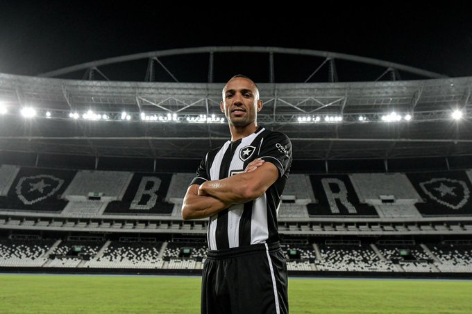 Marçal, do Botafogo, comenta boa vitória contra o Coritiba
