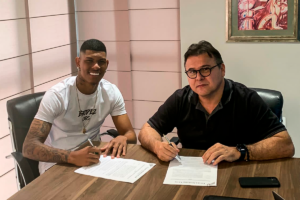 Ceará renova com zagueiro revelação até junho de 2025