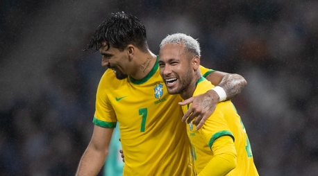 Neymar e Paquetá pela seleção brasileira