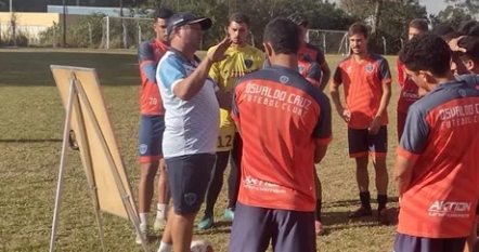 André Alves, técnico do Osvaldo Cruz na Segundona