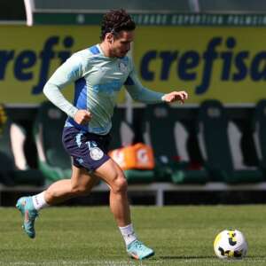 Rafael Veiga treina e se coloca à disposição no Palmeiras: 'Pronto para ajudar'