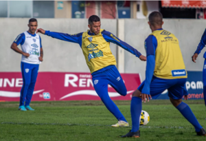 Atacante tem lesão confirmada e desfalca Avaí por três rodadas do Brasileirão