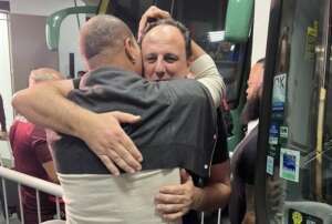 Vitória deixa Ceni aliviado: 'Mostra que o trabalho na 2ª feira foi bem feito'