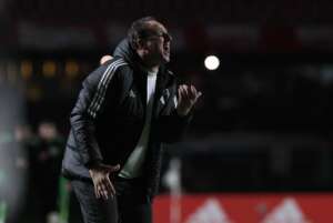 Ceni elogia jovens da base, mas pede calma para 'não queimar etapas' no São Paulo