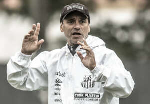 Fabián Bustos elogia atuação do Santos fora de casa