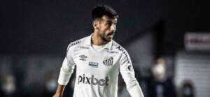 Jejum de vitória do Santos incomoda o volante Camacho