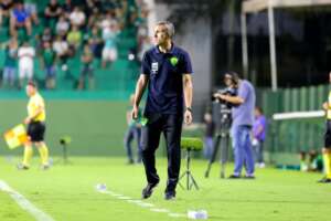 Brasileirão: Auxiliar técnico Lazaroni lamenta posição incomoda do Cuiabá no Z4