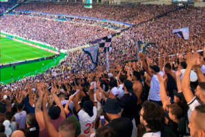 Com Flamengo contra, Vasco vende 30 mil ingressos para jogo no Maracanã