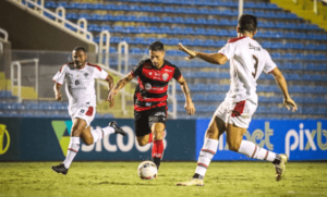 Série C: Partida entre Atlético-CE x Vitória tem chute na barriga, soco e seis expulsos; VEJA VÍDEO