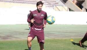 Série D: Zagueiro deve 