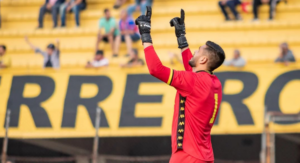 Rogério Ceni pode ser ultrapassado por goleiro de equipe paulista em ranking