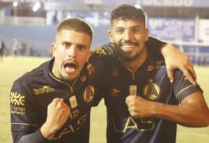 Aparecidense-GO 1 x 0 Paysandu-PA - Camaleão freou o líder da Série C