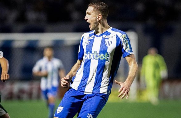 Arthur Chaves é destaque no BRasileirão