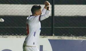 SÉRIE B: Em dia de visitantes, Bahia vence mantém a vice-liderança; Ponte perde em casa