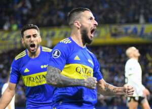 Carrasco do Palmeiras e ex-seleção curtem festa e faltam a treino de time da Libertadores