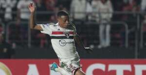 Atacante Caio rompe ligamentos e vai passar por cirurgia no São Paulo