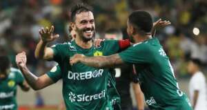 Cuiabá 1 x 0 Corinthians - Timão demora para acordar e perde série invicta