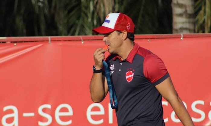 Série B: Técnico vê precipitação do Vila Nova e indica reforços para o ataque