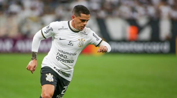 Fagner celebra estreia no Brasileirão, mas diz: ‘Dores seguirão por um tempo’