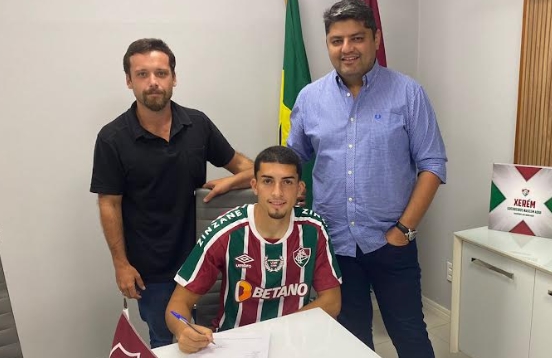 Brasileirão: Fluminense renova com zagueiro até 2024 com multa milionária