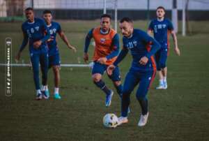 Copa do Brasil: Vovojda destaca personalidade do elenco e foca no clássico