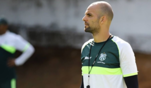 Série D: Ex-zagueiro famoso assume pior time do futebol brasileiro