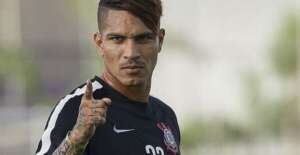 Paolo Guerrero recebeu sondagem de times da Série B e C, diz imprensa peruana