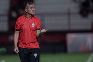 Copa do Brasil: Jorginho lamenta poucas finalizações do Atlético-GO no clássico contra o Goiás
