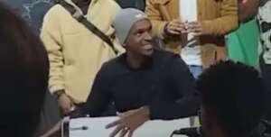 Após pagode, Jô falta ao treino pode não jogar mais no Corinthians