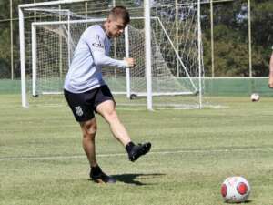 Sem espaço na Ponte, meia está a caminho de time da Série C