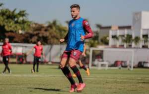 Ponte Preta e CRB disputam atacante de time do Brasileirão