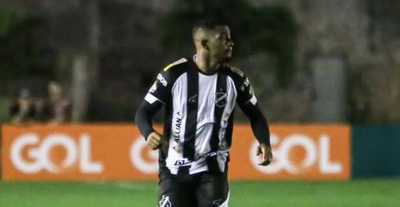 marcos vinicius jogando