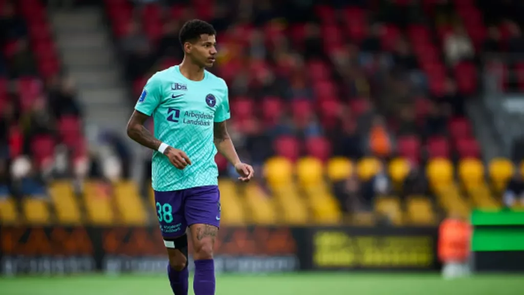 Fluminense faz proposta por ex-Vasco, que atua na Dinamarca 2 marro