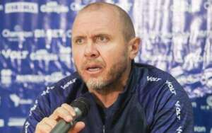 Treinador do CSA vê normal cobrança da torcida