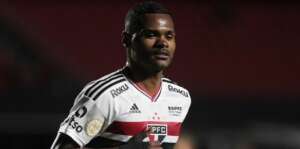 São Paulo revela rara lesão em Nikão, que pode perder temporada