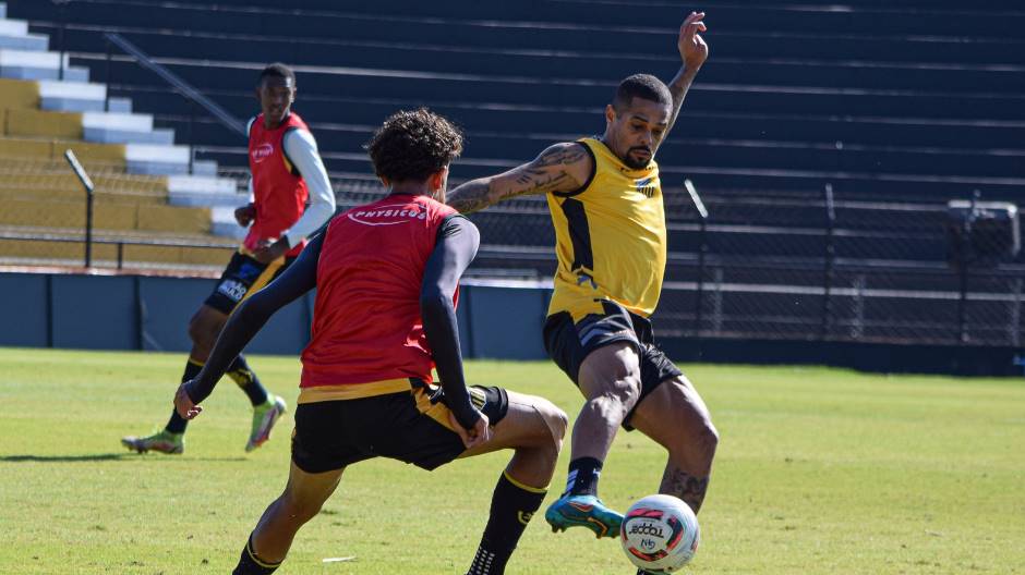 jogadores do novorizontino treinando