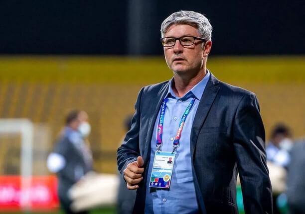 Ex-treinador de Fluminense e Internacional deixa clube árabe