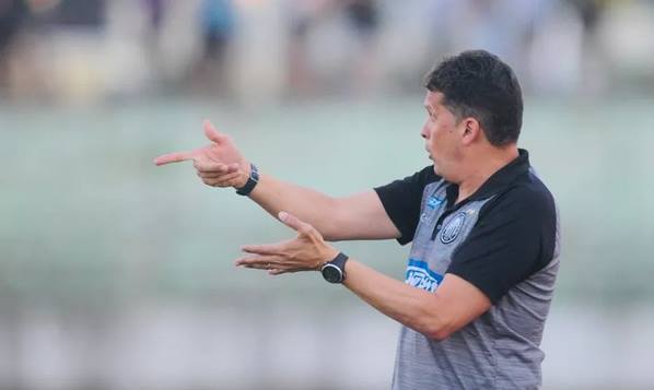 Série B: Mesmo após vitória, técnico do Operário critica calendário: ‘Falta bom senso’