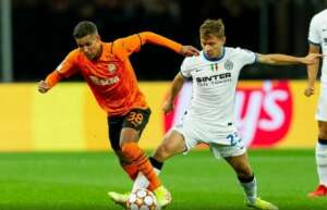 Ex-Corinthians chega para assinar com o Atlético-MG