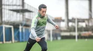 Rafinha e mais 23 tentam impedir Coritiba de pagar transfer ban da Fifa