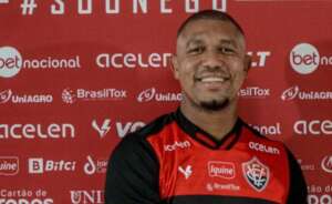 Série C: Vitória apresenta e regulariza atacante Rodrigão, que já pode estrear